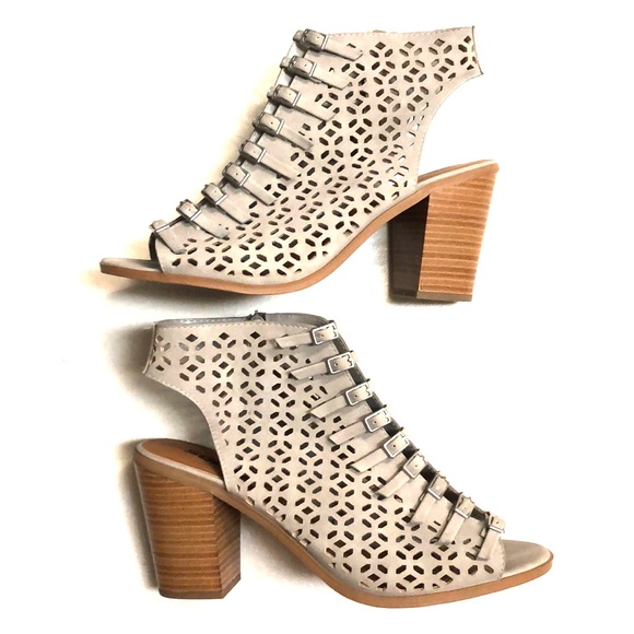 Neutral light grey/bone Chunky Heels with buckles - Picture 1 of 7